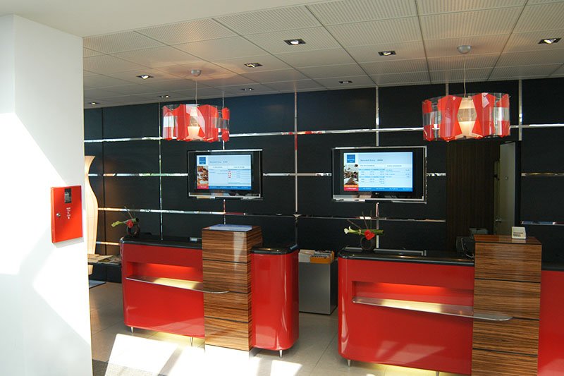 Hospitality Digital Signage at Chain Hotel Novotel, France